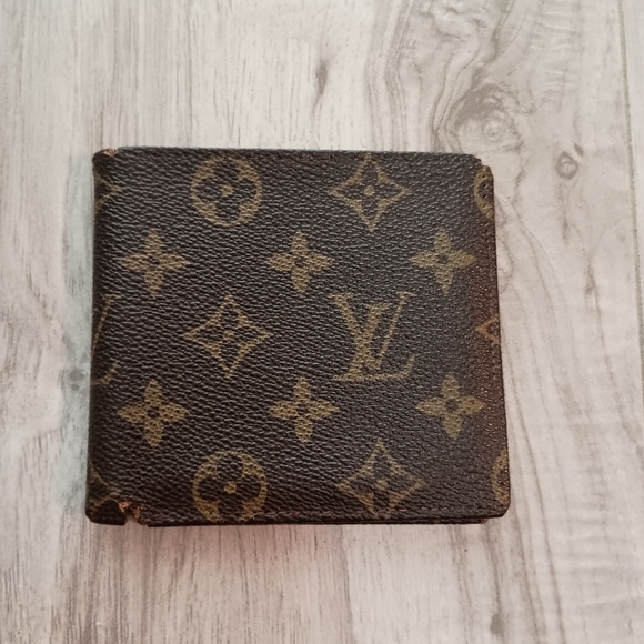 Louis Vuitton Other - Louis Vuitton Monogram Bi-fold Mens Wallet